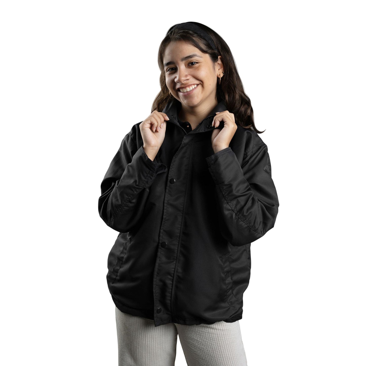 CASACA CORTAVIENTO CON CAPUCHA UNISEX NEGRO